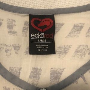 ECKO scrub top